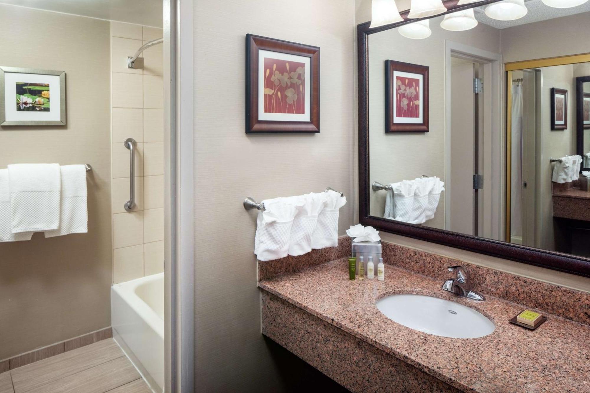 Doubletree By Hilton Cherry Hill Philadelphia Exterior photo