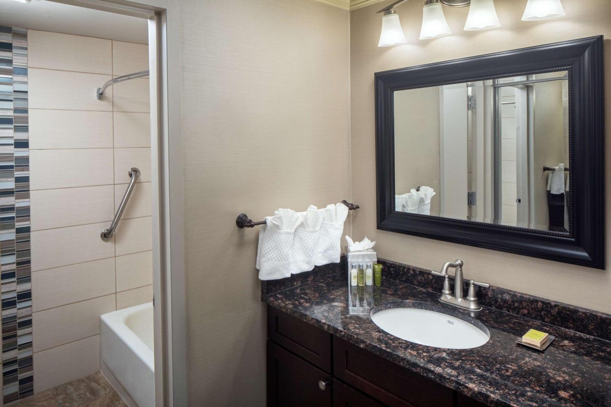 Doubletree By Hilton Cherry Hill Philadelphia Exterior photo